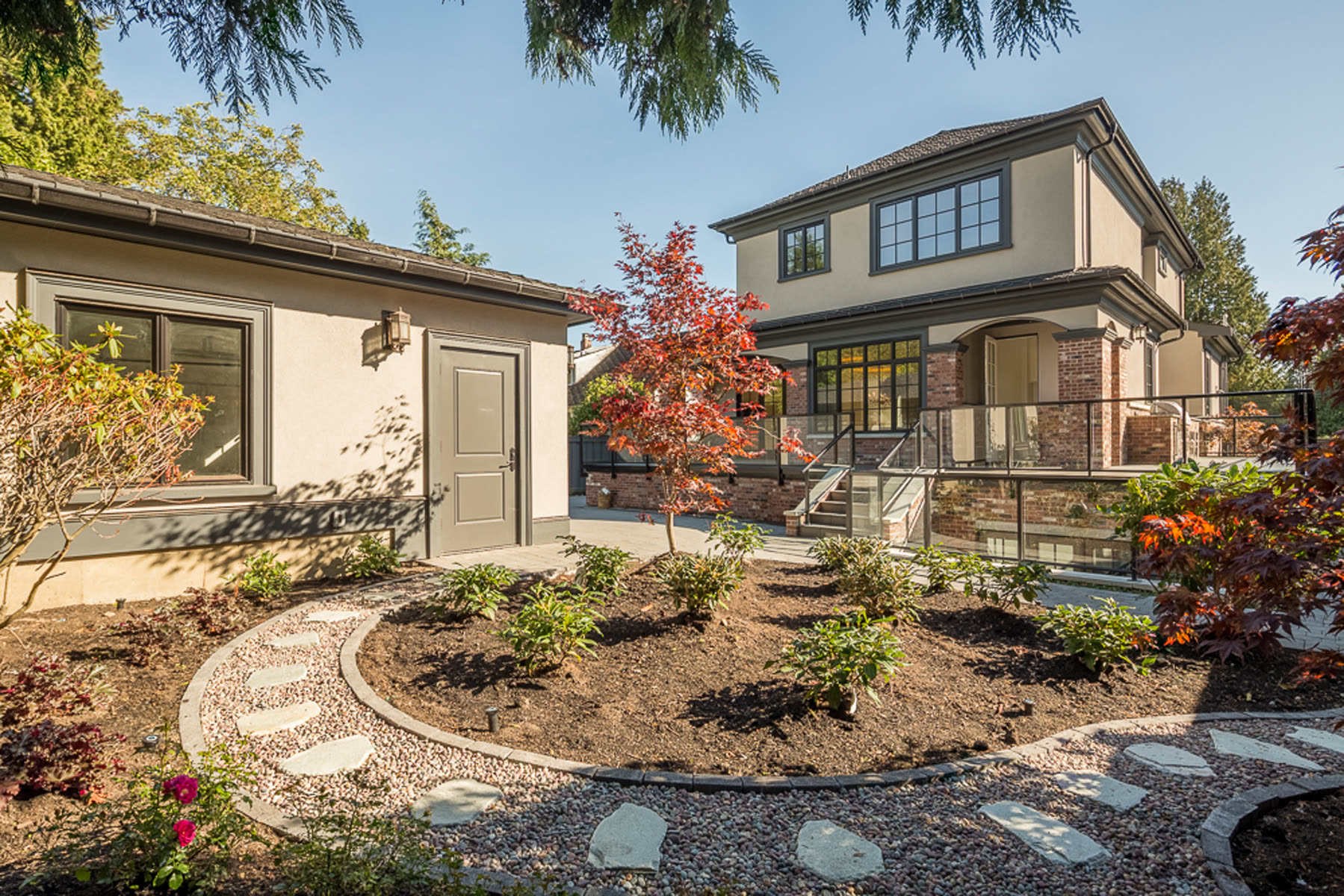 Dunbar Dream, exterior