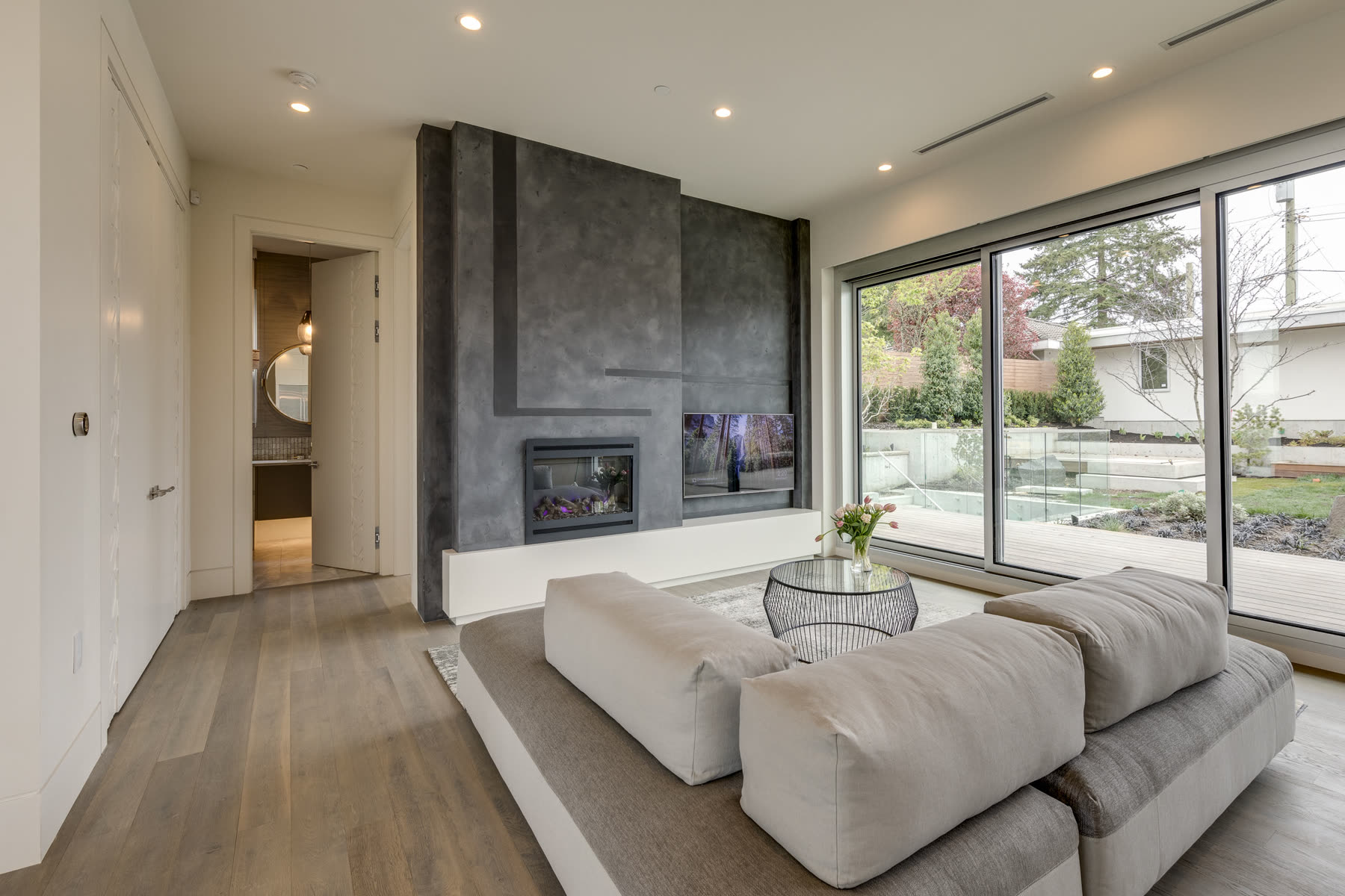 Epic View, interior