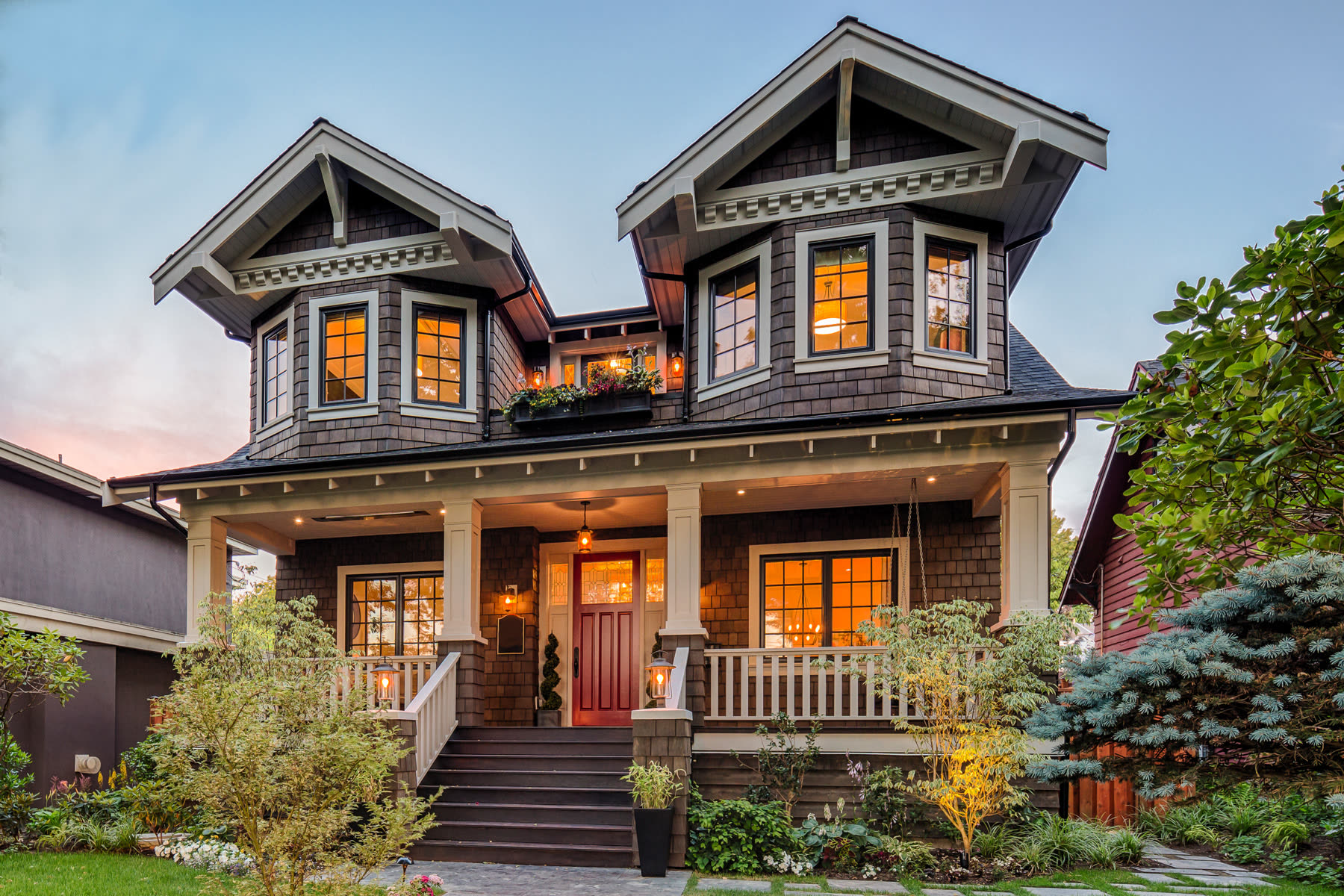 Kitsilano Treasure, exterior