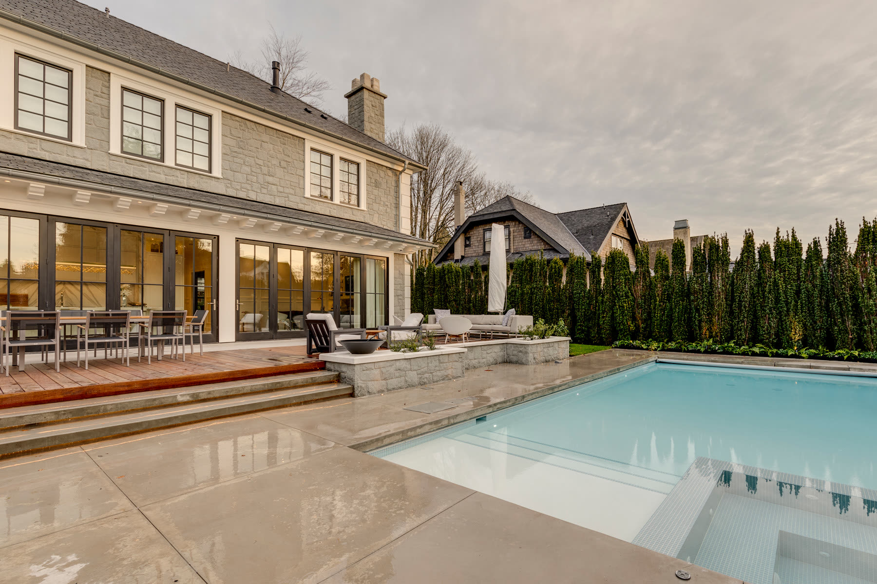 Reflections of Luxury, exterior