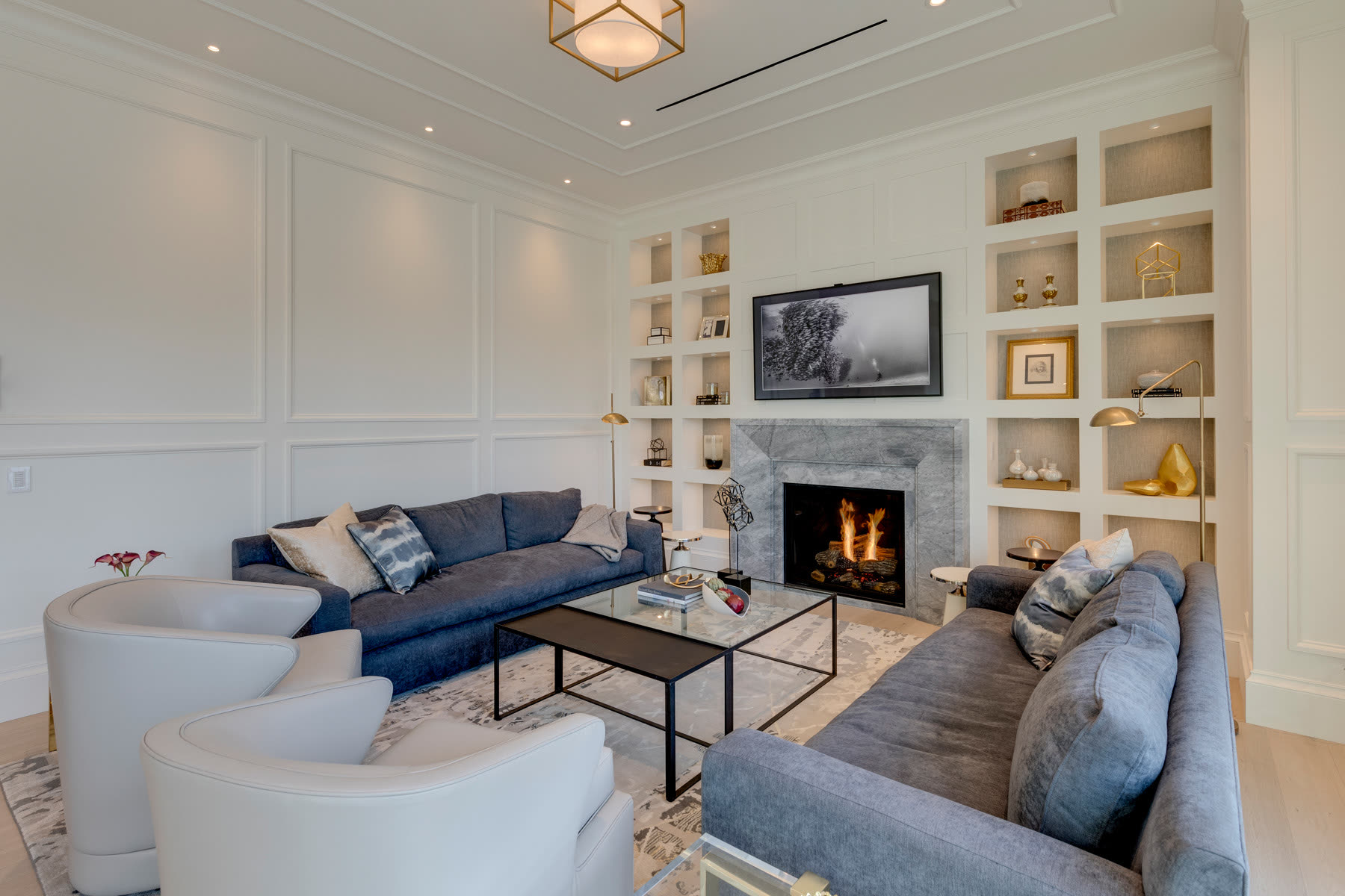 Reflections of Luxury, interior