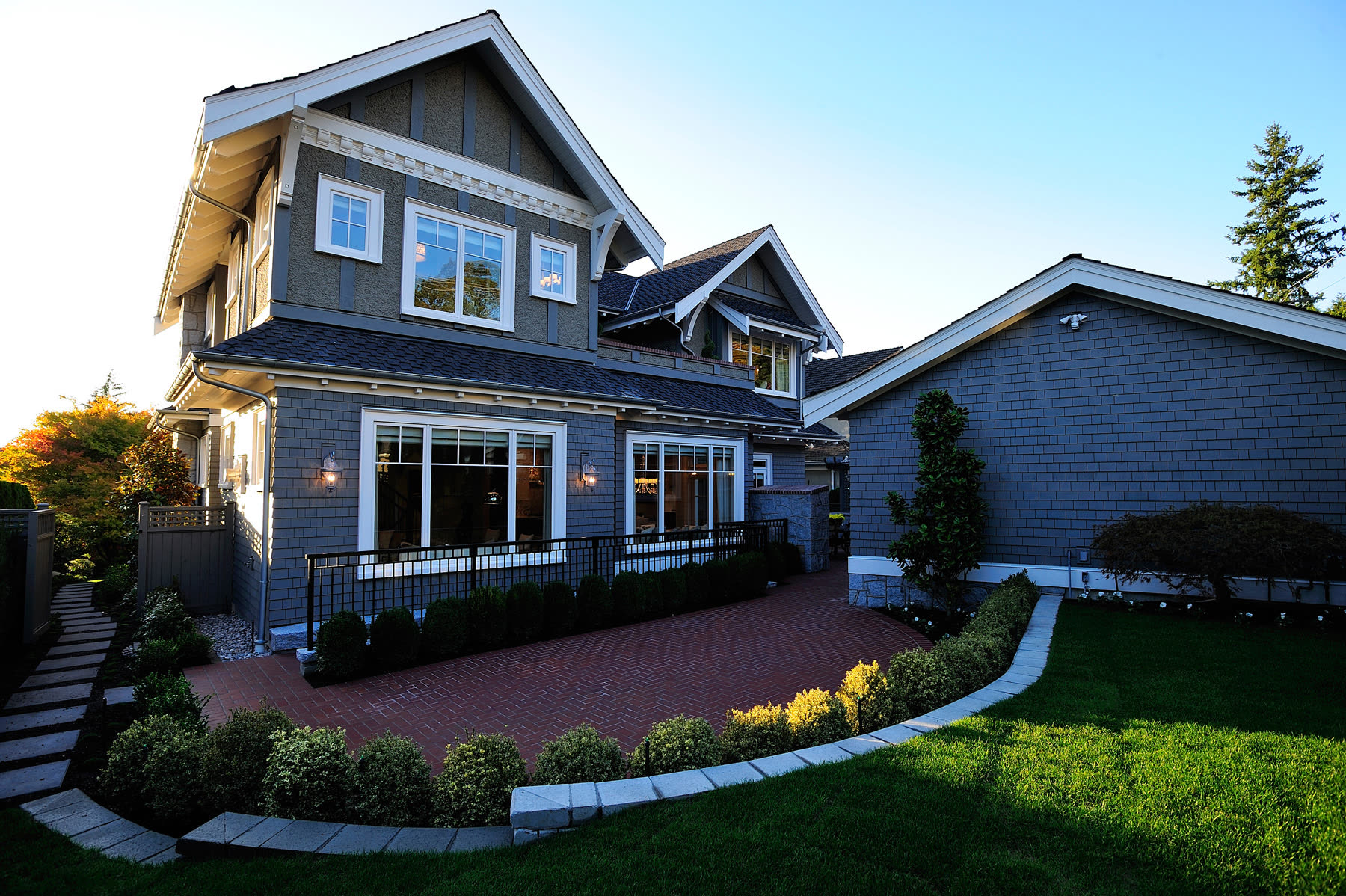 Shaughnessy Jewel, exterior