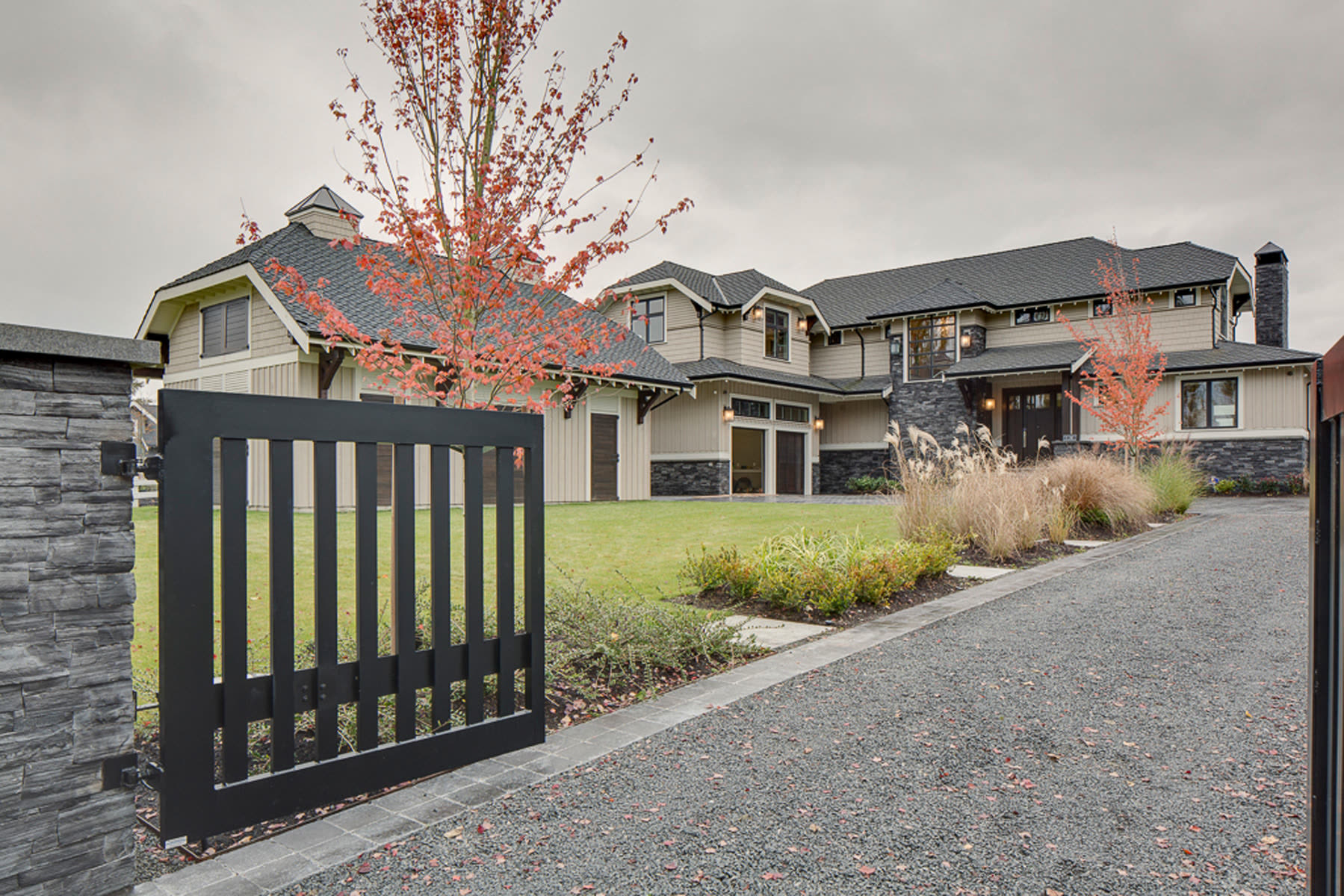 Southland Gem, exterior