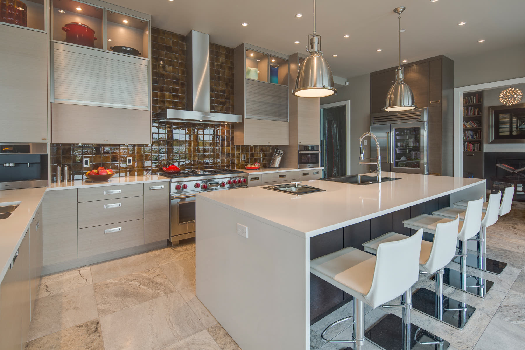 Southland Gem, interior
